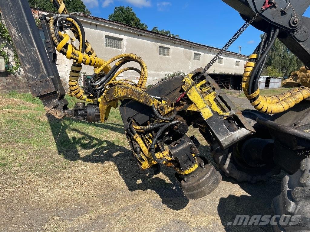  Johnne Deere 1270D Harvester