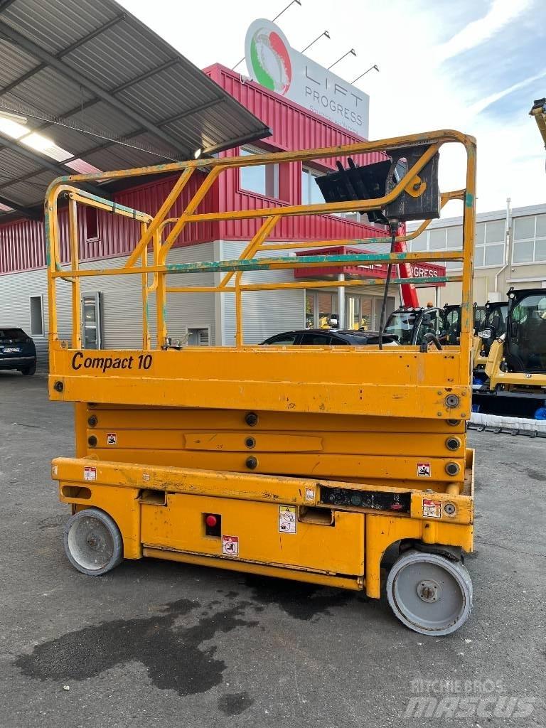 Haulotte Compact 10 Scheren-Arbeitsbühnen