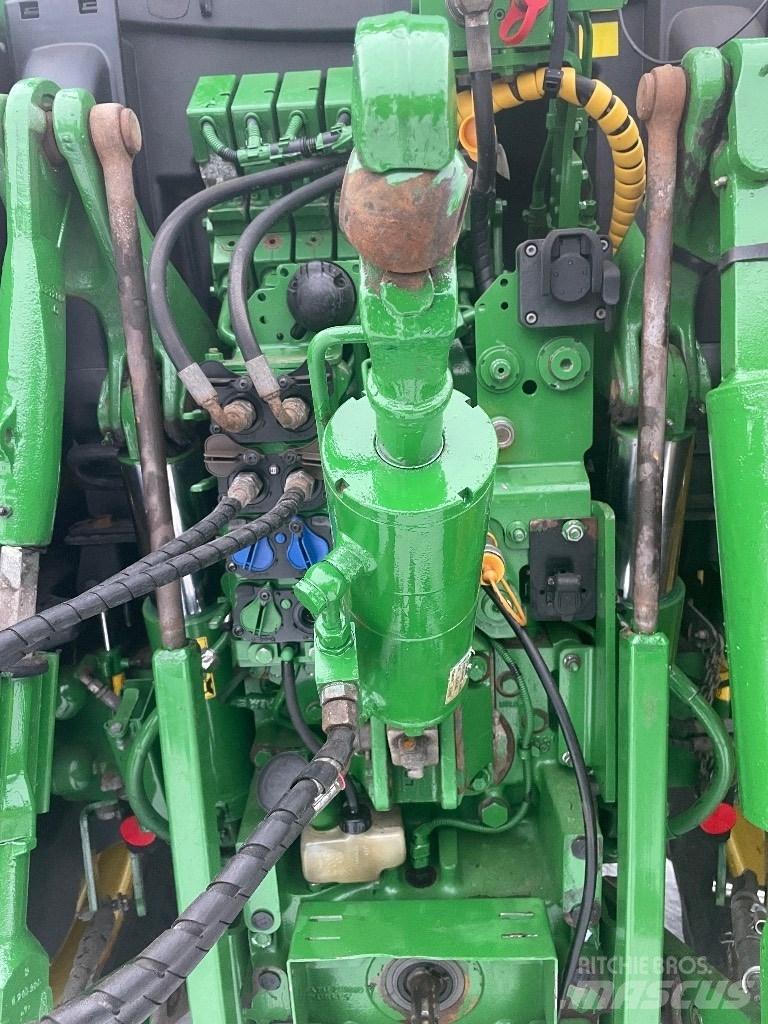 John Deere 6145R Traktoren