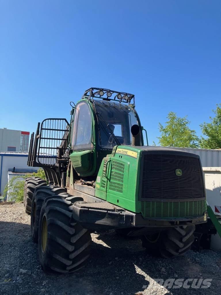 John Deere 1110 E Forwarder