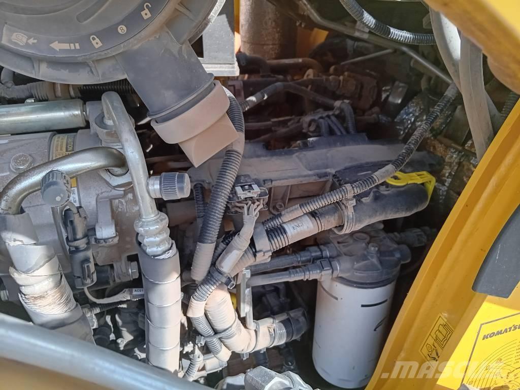 Komatsu WB 97 S-8 Baggerlader