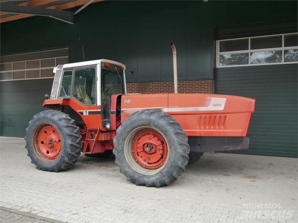 Case IH IHC 3588 Traktoren