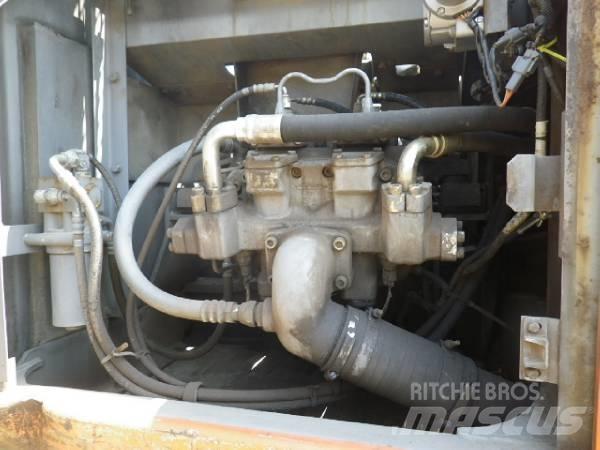Hitachi EX200-5E Raupenbagger