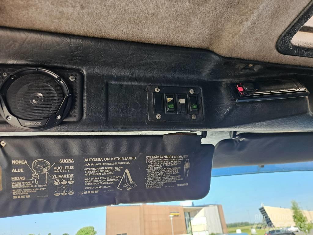Sisu SM300 8X2 Forsttransportfahrzeuge