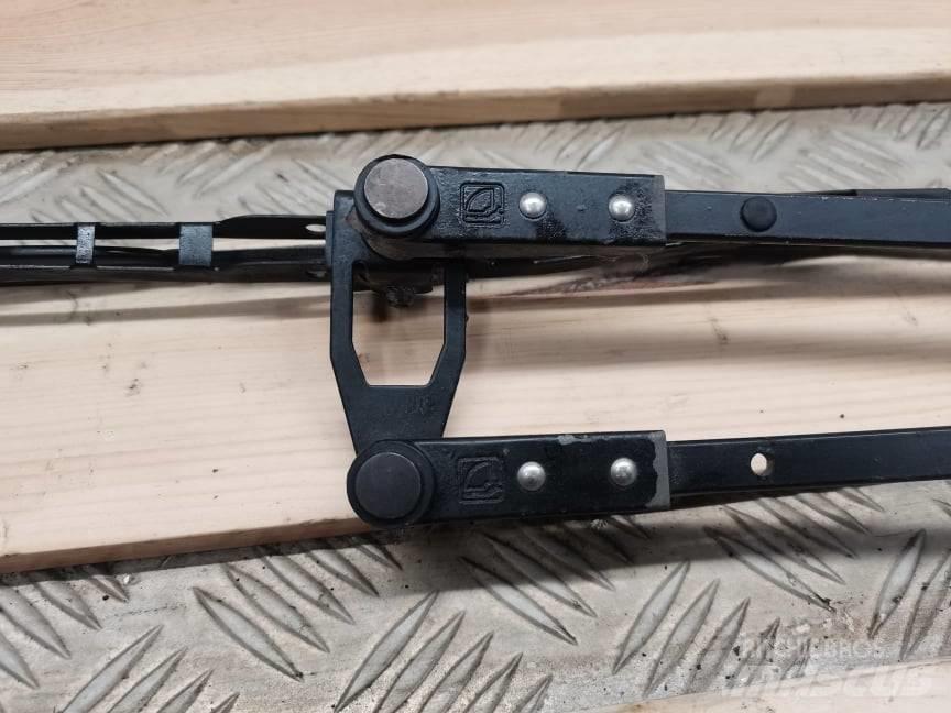Manitou MLT  wiper Kabinen