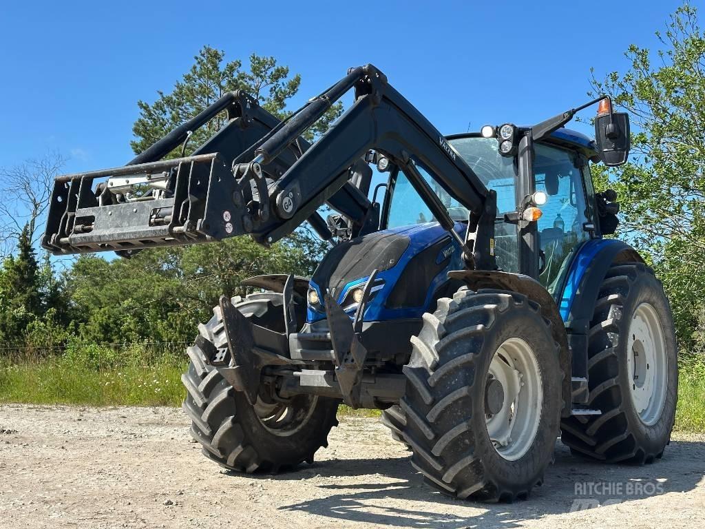 Valtra G 135 Versu Traktoren