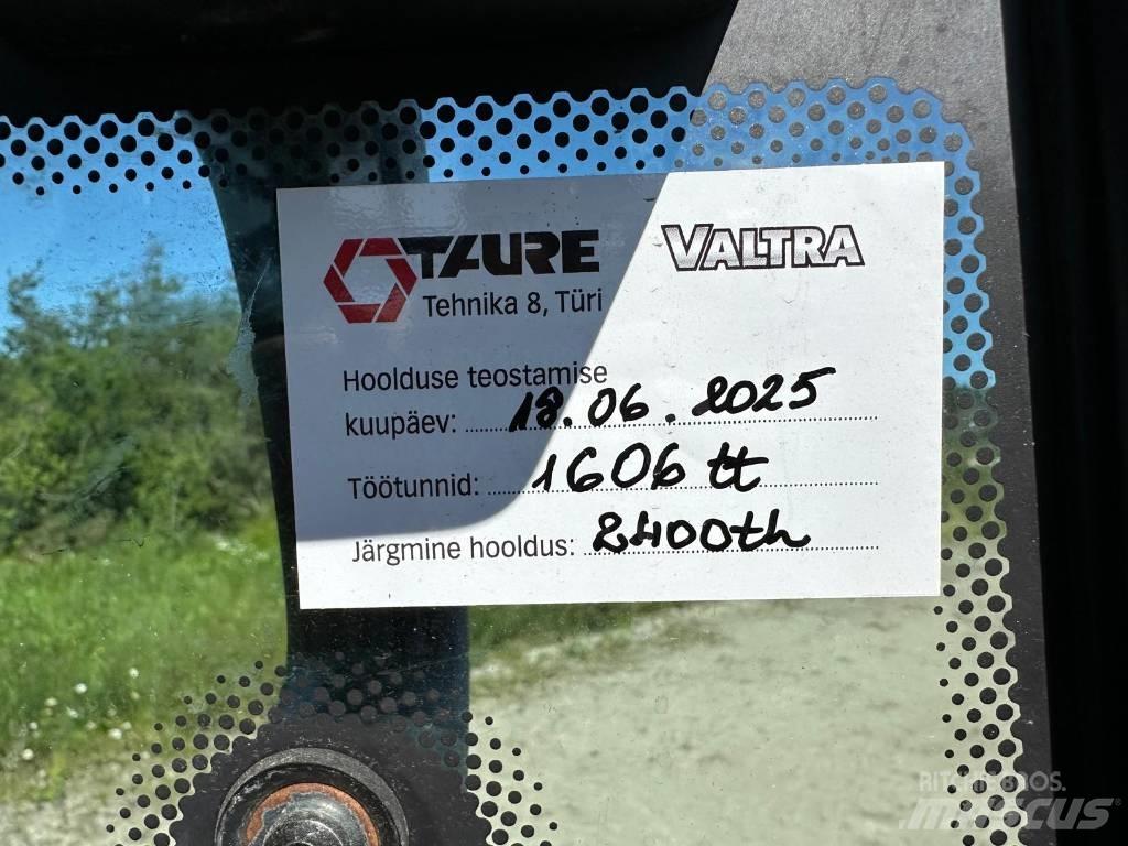 Valtra G 135 Versu Traktoren