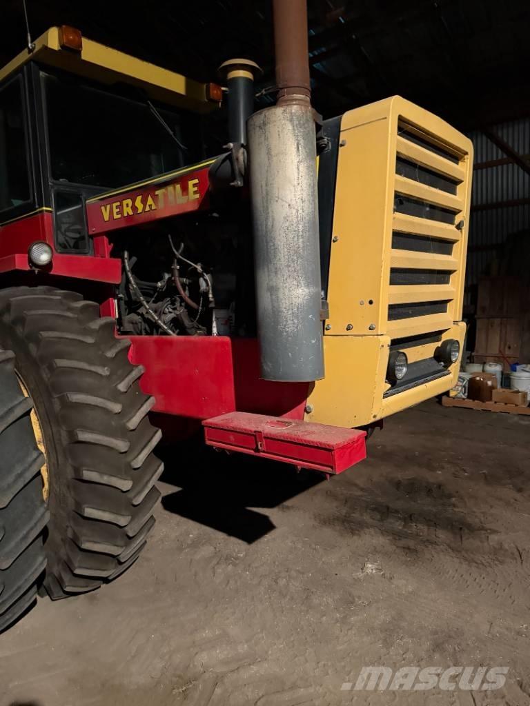 Versatile 835 Traktoren