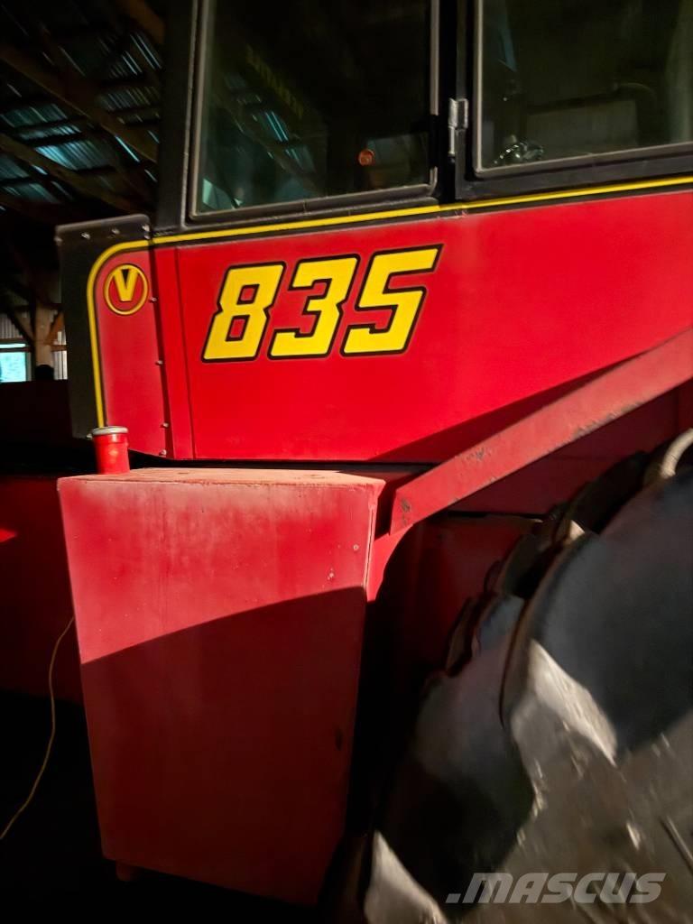 Versatile 835 Traktoren