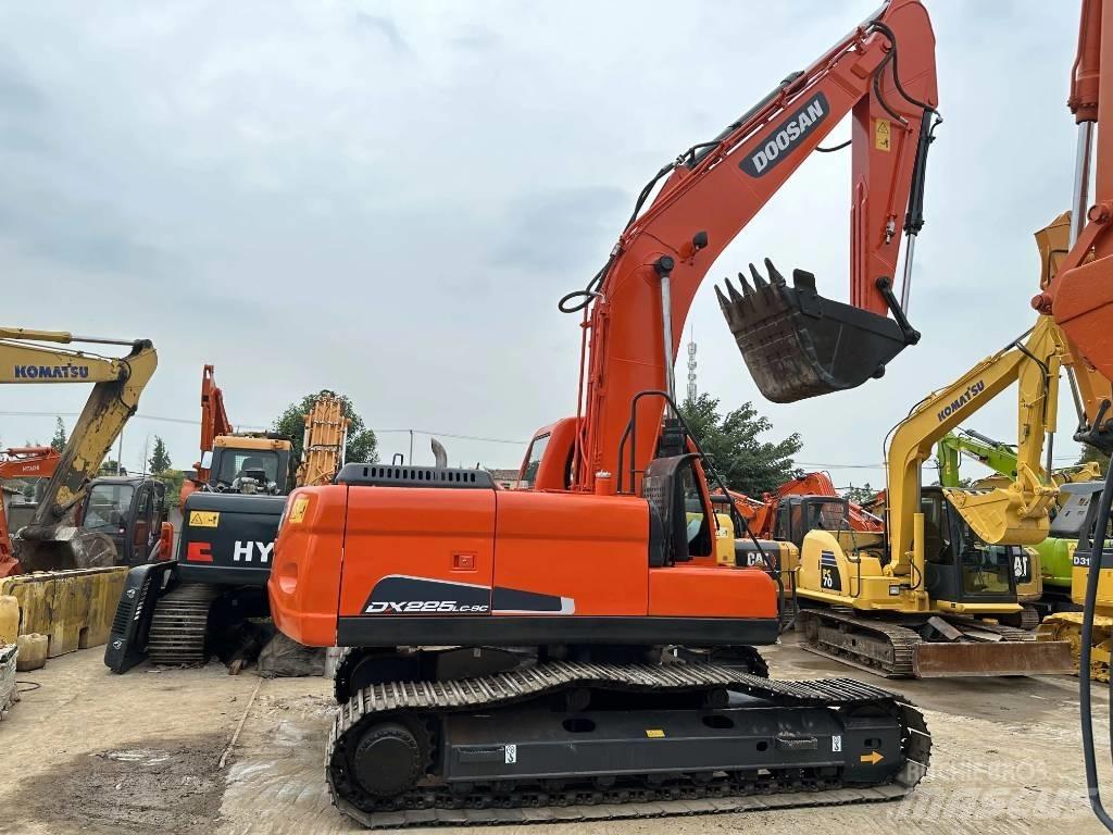 Doosan DX225LC-9C Raupenbagger