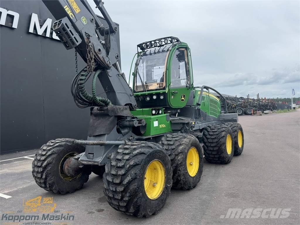 John Deere 1170G Harvester