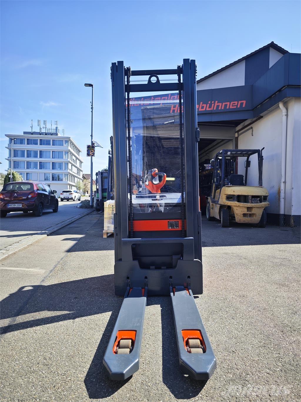 Linde L16 Zelfrijdende stapelaars