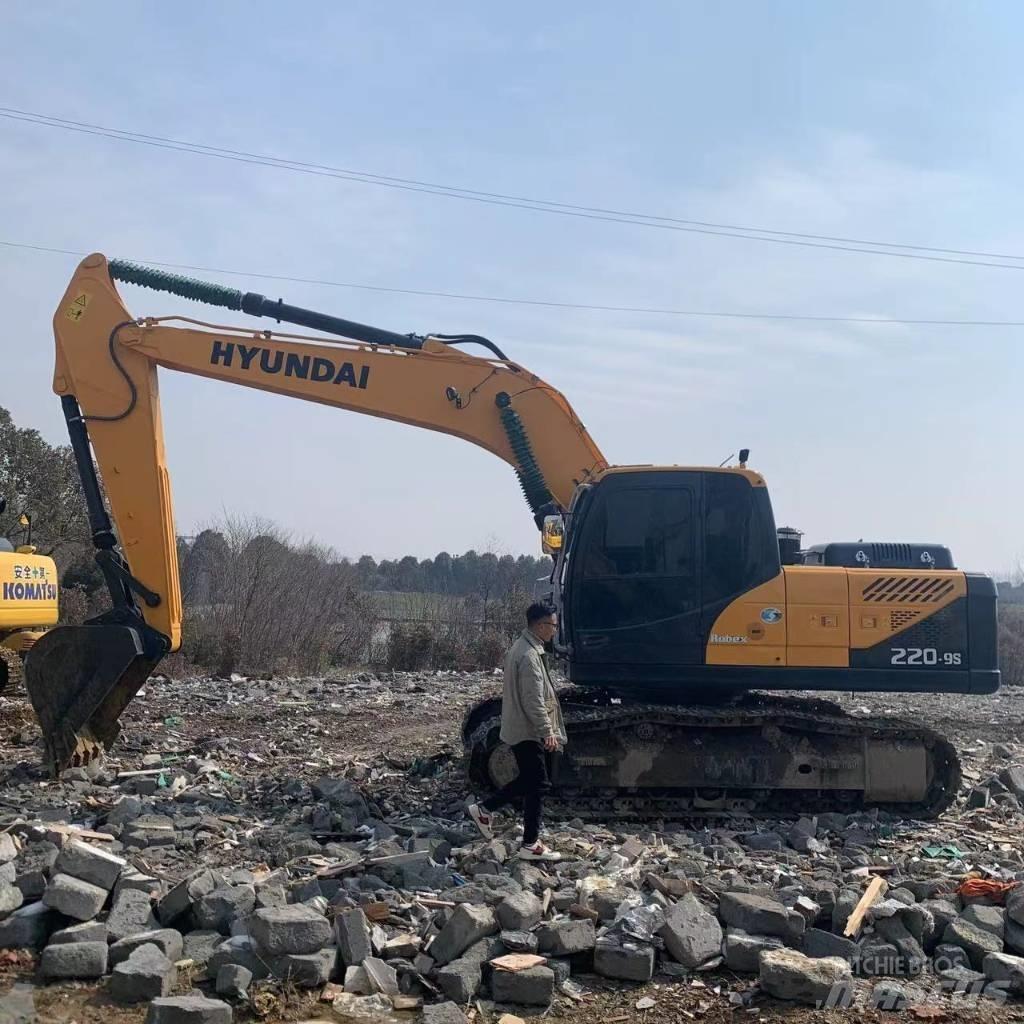 Hyundai 220LC-9S Raupenbagger