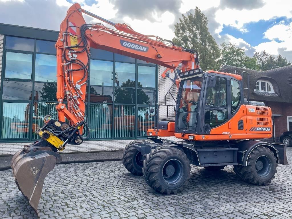 Doosan DX 140 W-3 Mobilbagger