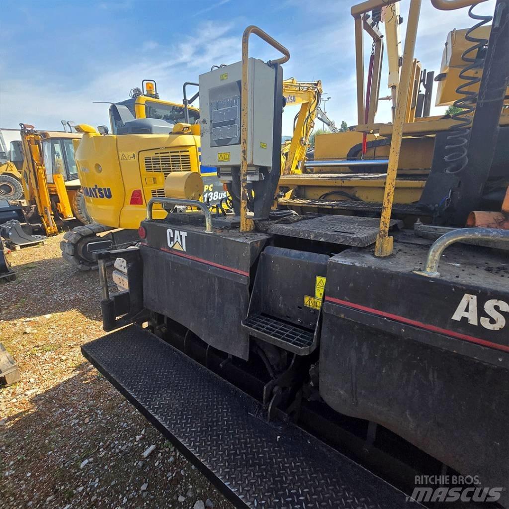CAT AP600 Strassenfertiger
