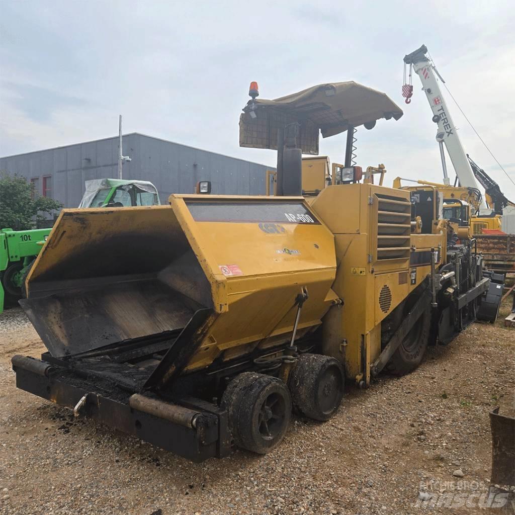 CAT AP600 Strassenfertiger