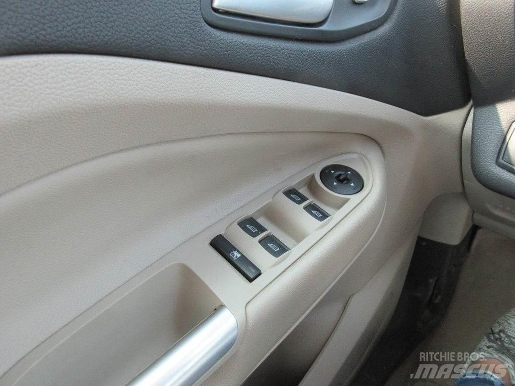 Ford Escape PKWs