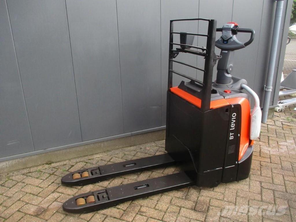 Toyota LPE200 Gabelstapler mit Fahrerstand