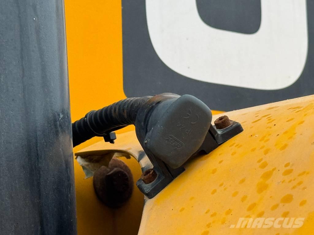 JCB 427 STAGE V Radlader