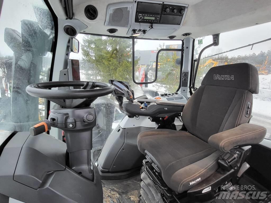 Valtra Q 305 Traktoren