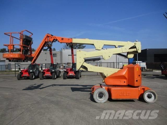 JLG E 400 AJPN (817) Kompakte selbstfahrende Hebebühnen