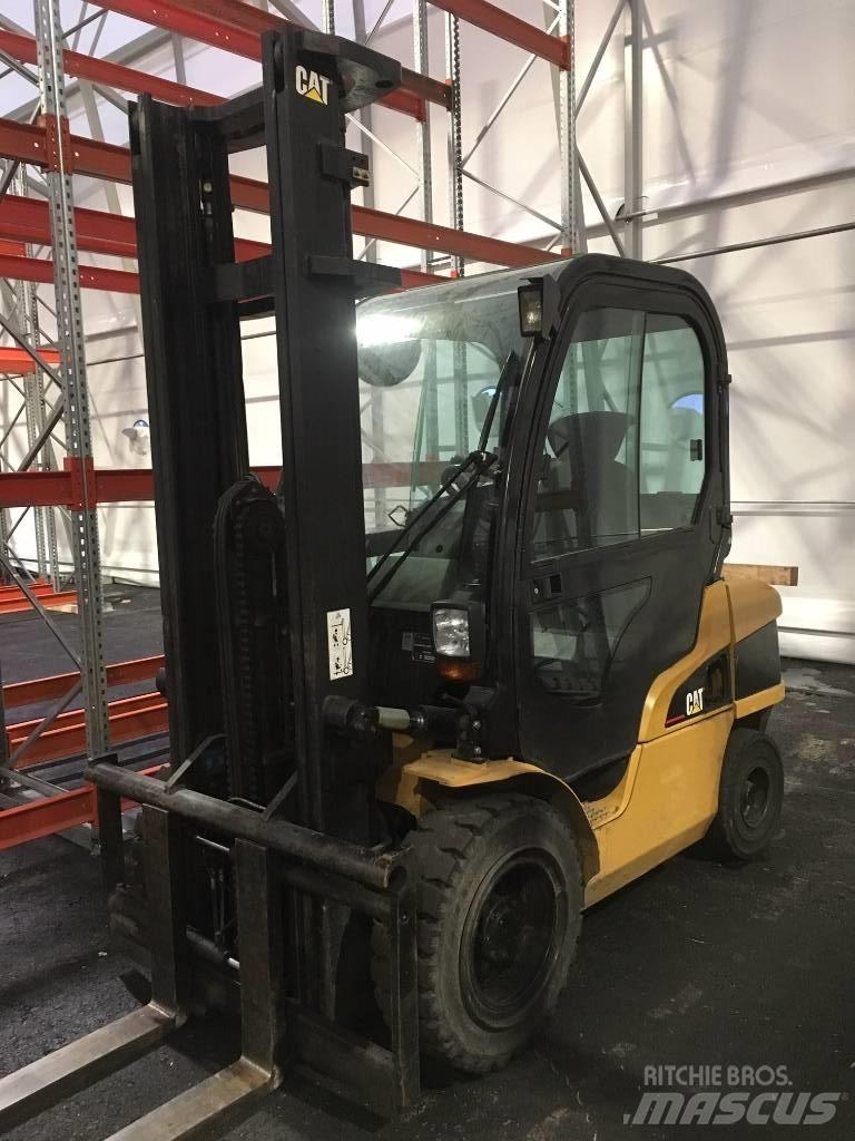 CAT DP 35 N Diesel heftrucks