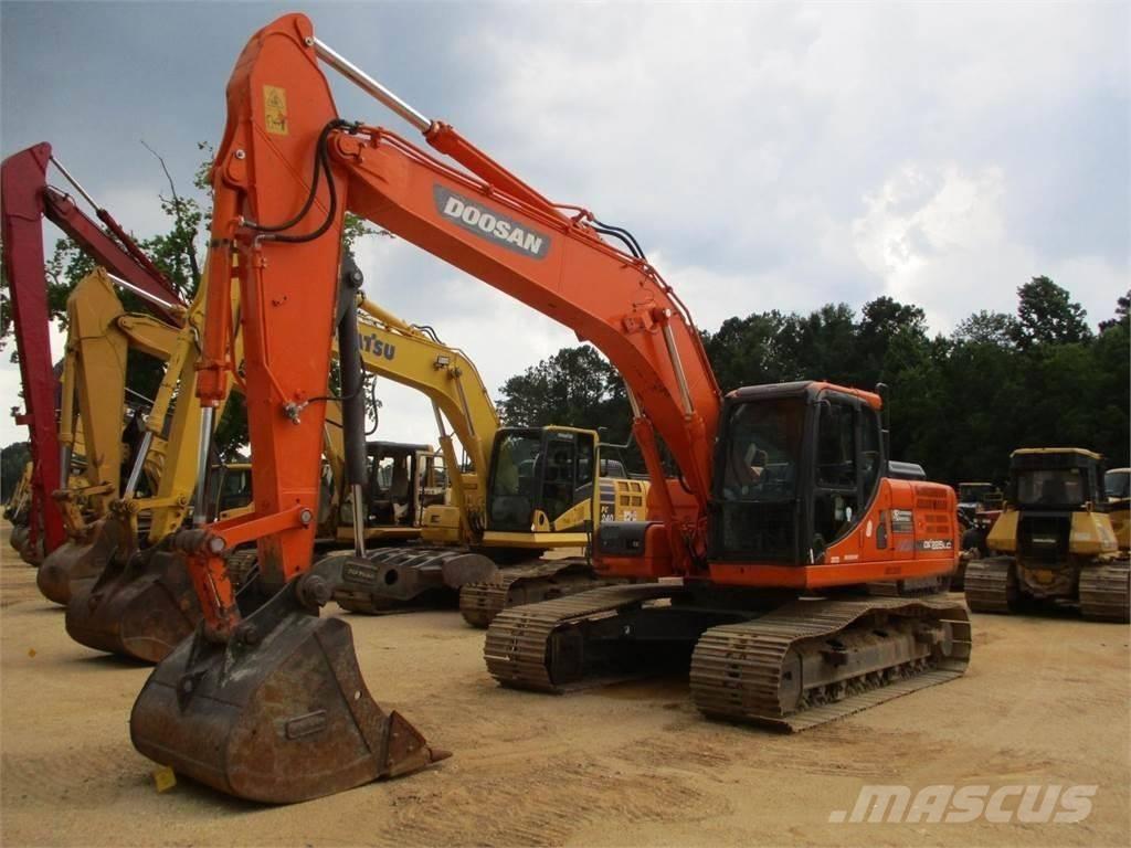 Doosan DX 225 Raupenbagger