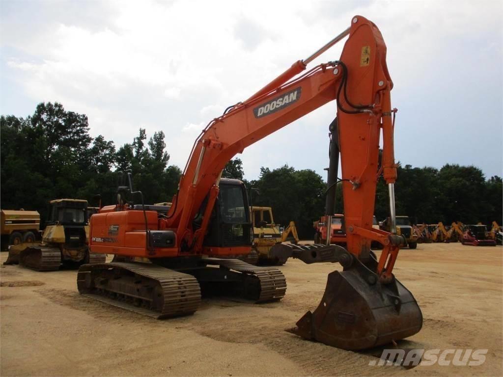 Doosan DX 225 Raupenbagger