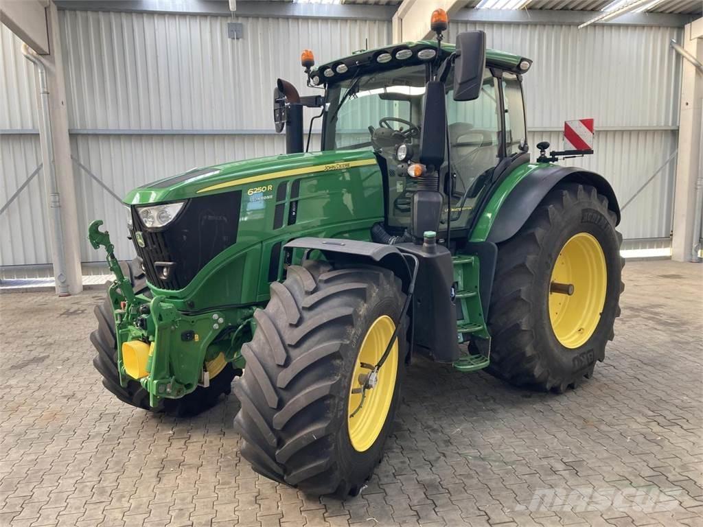 John Deere 6250R Traktoren