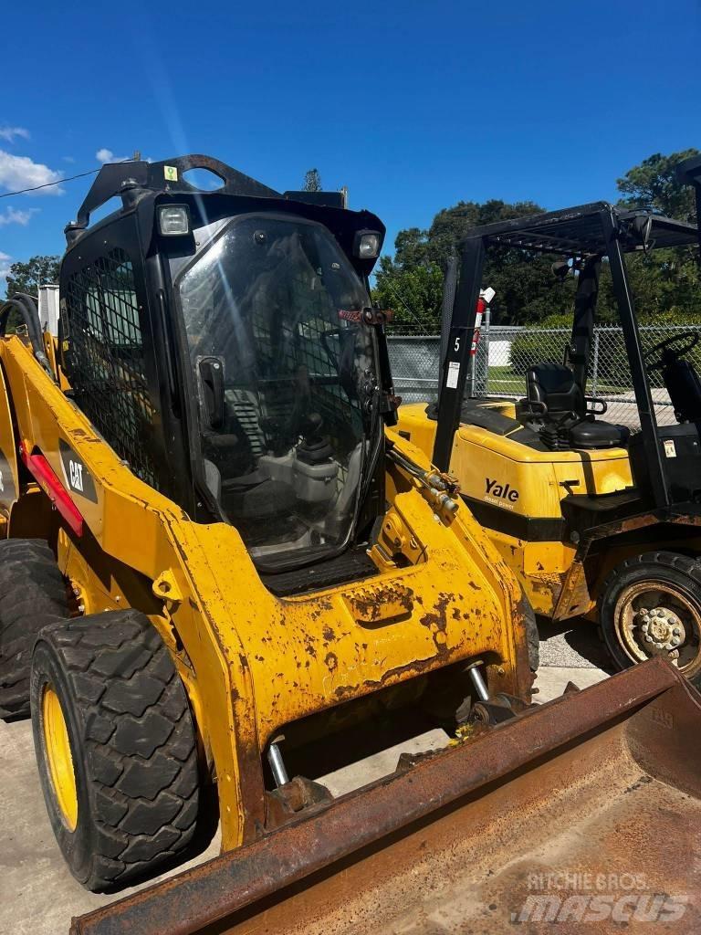 CAT 246C Kompaktlader