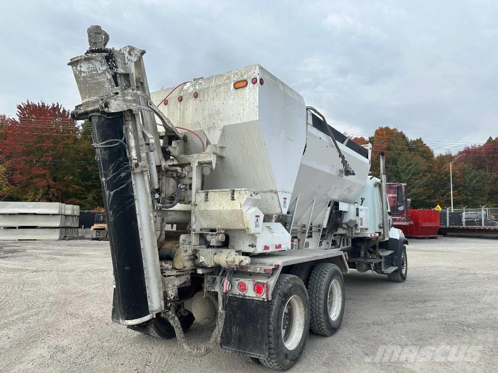 Freightliner 108 SD Andere Fahrzeuge