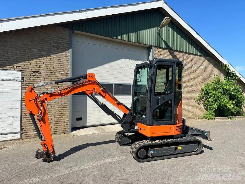 Hitachi ZX26U-6CR Minibagger < 7t