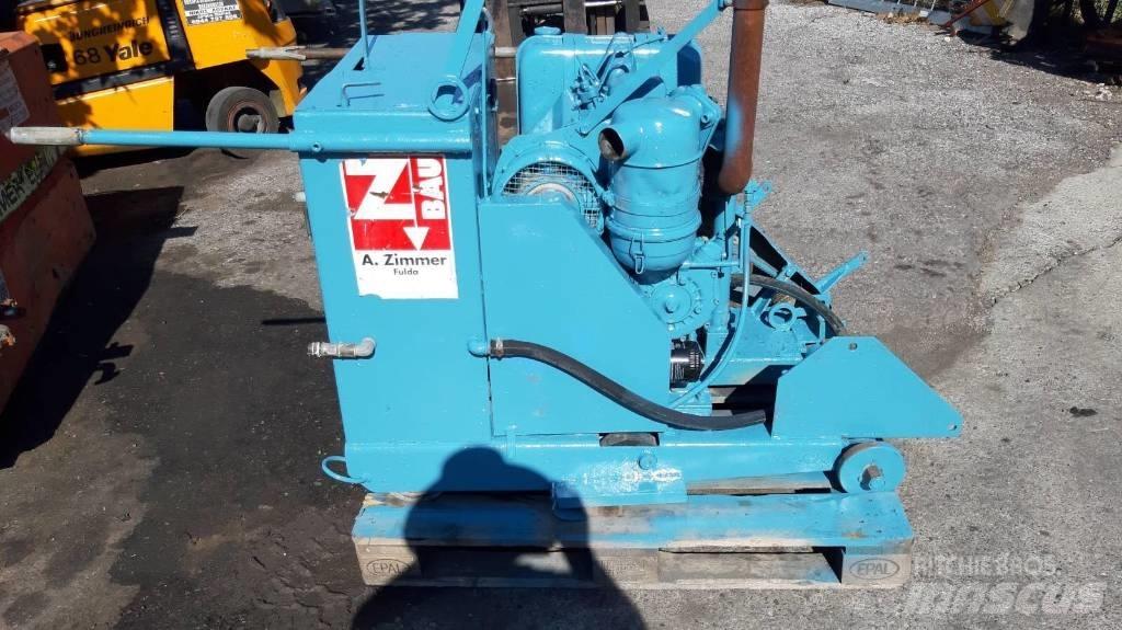 Hanix 32 HP Sonstige Baumaschinen