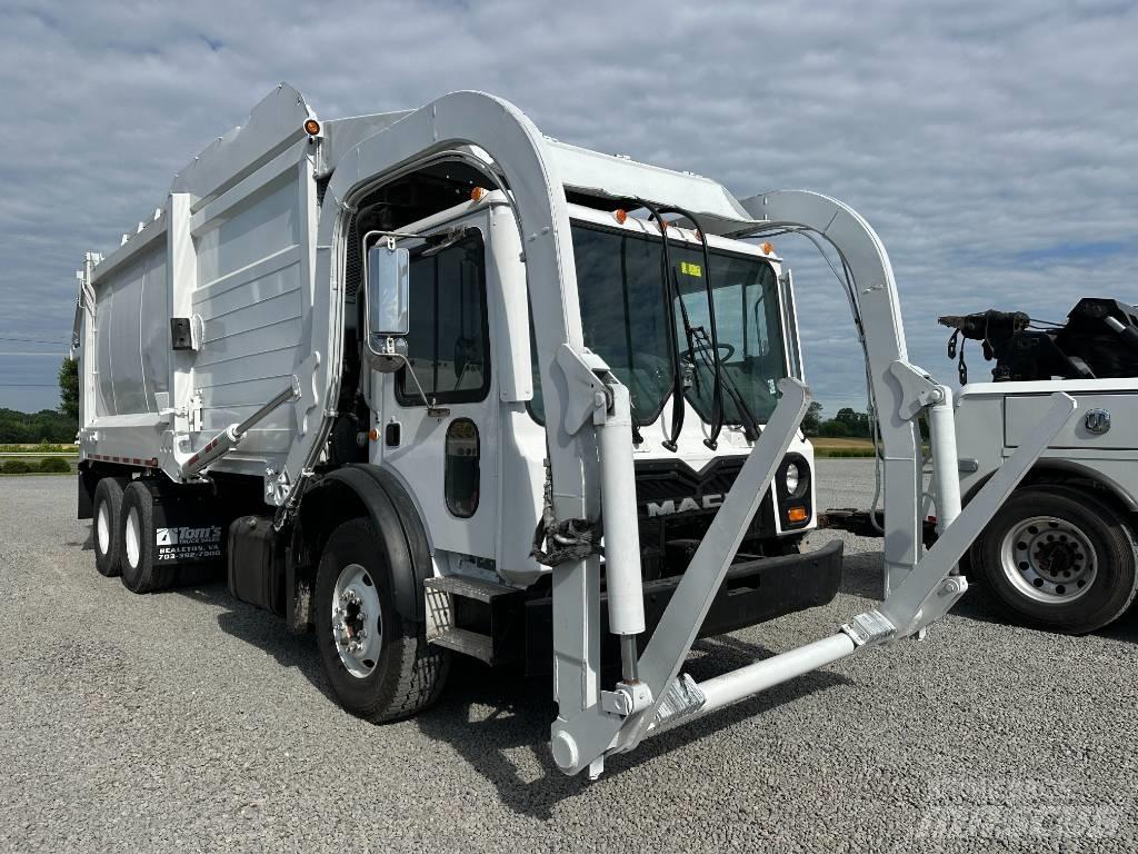 Mack MRU613 Müllwagen