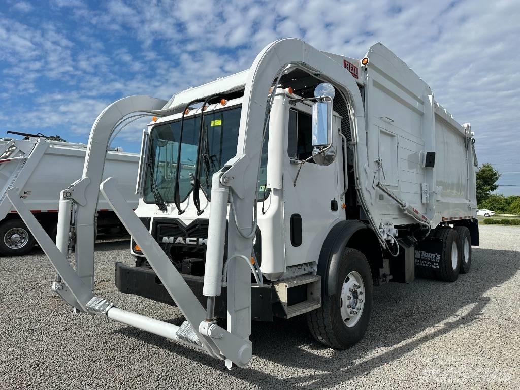 Mack MRU613 Müllwagen