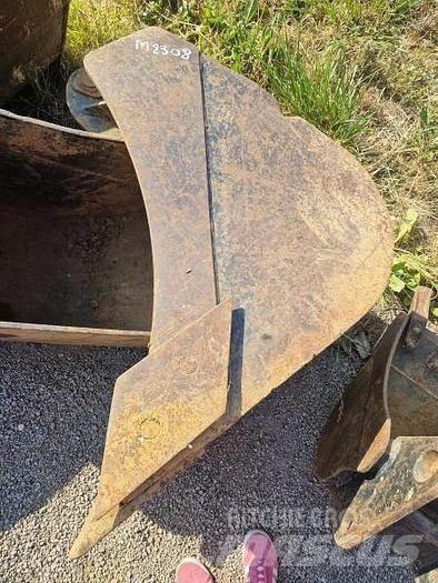 Terex TLB840PS Schaufeln