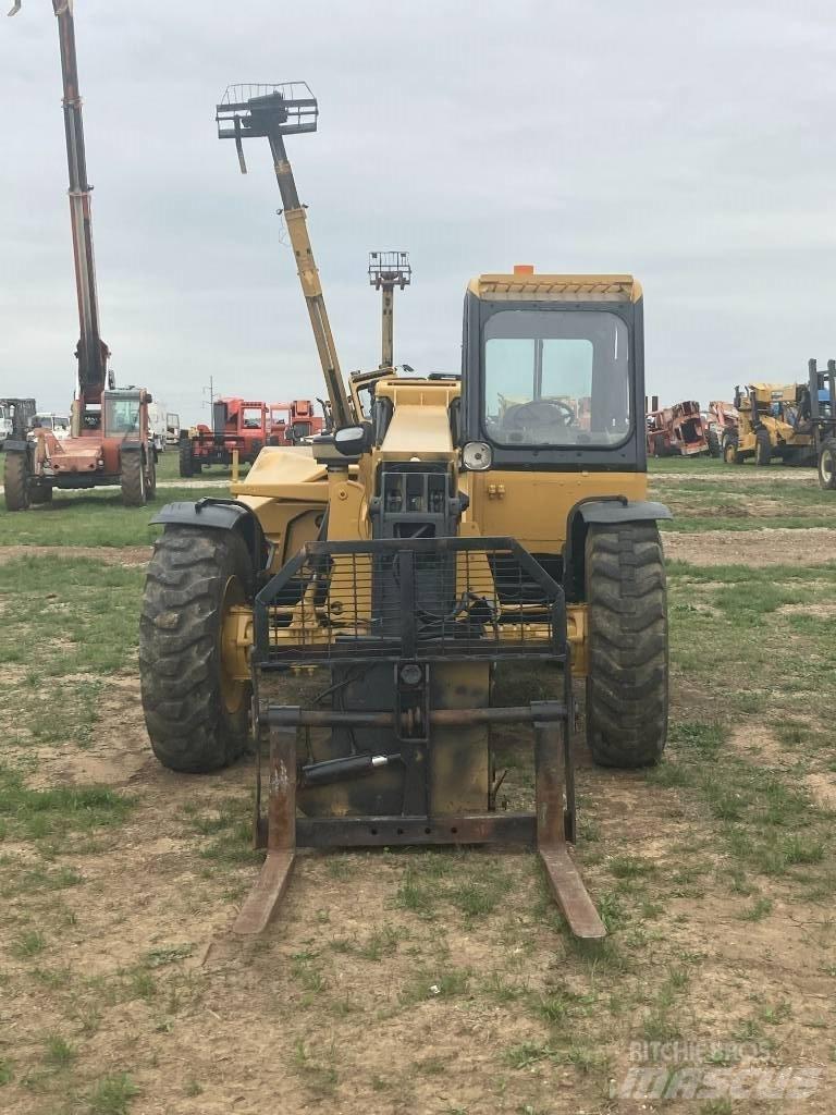 CAT TH83 Teleskoplader