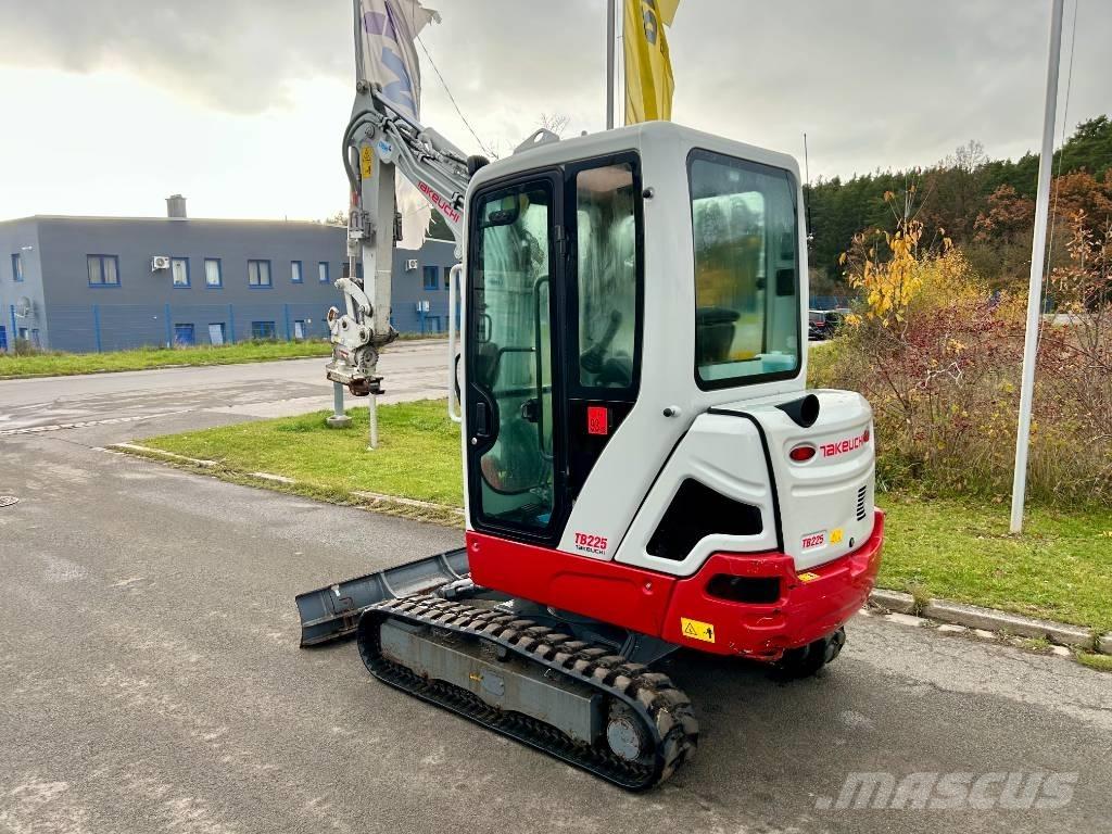 Takeuchi TB 225 Minibagger < 7t
