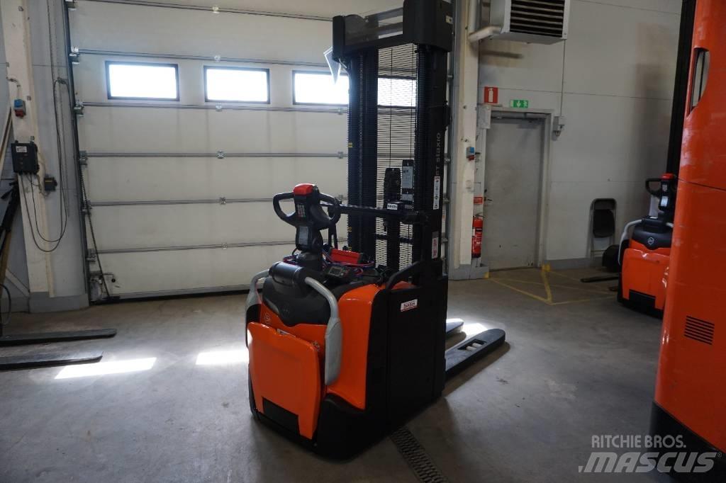 Toyota SPE140L Deichselstapler