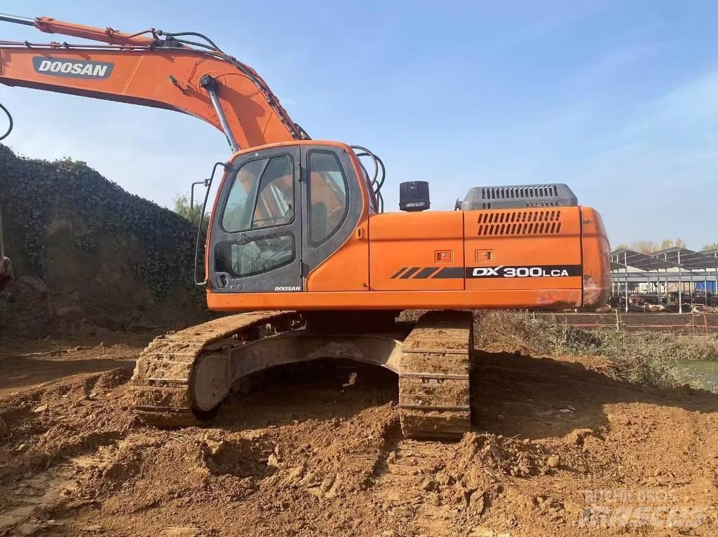 Doosan DX 300 LC Raupenbagger