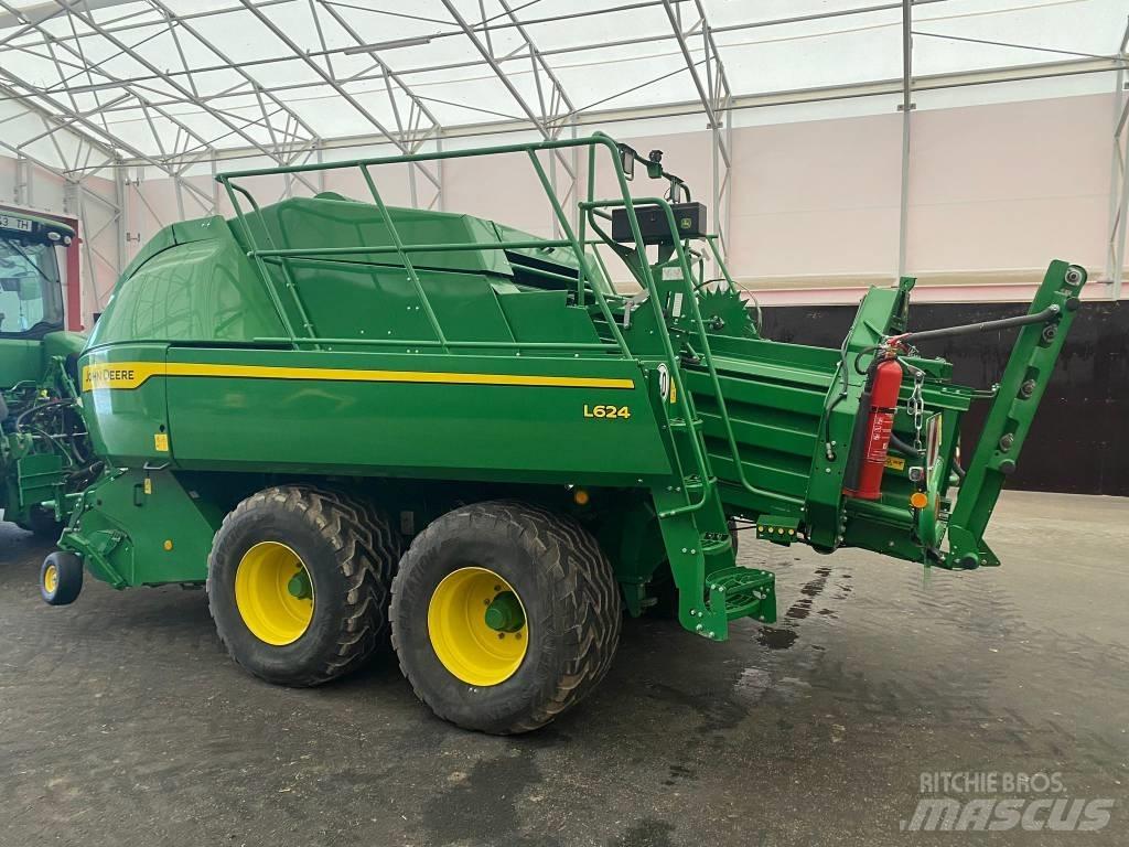 John Deere L624 Quaderpressen