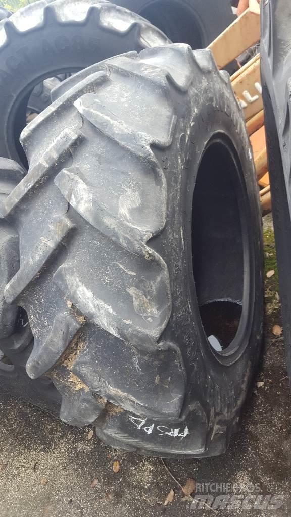  Pneu 13.6R24 Reifen