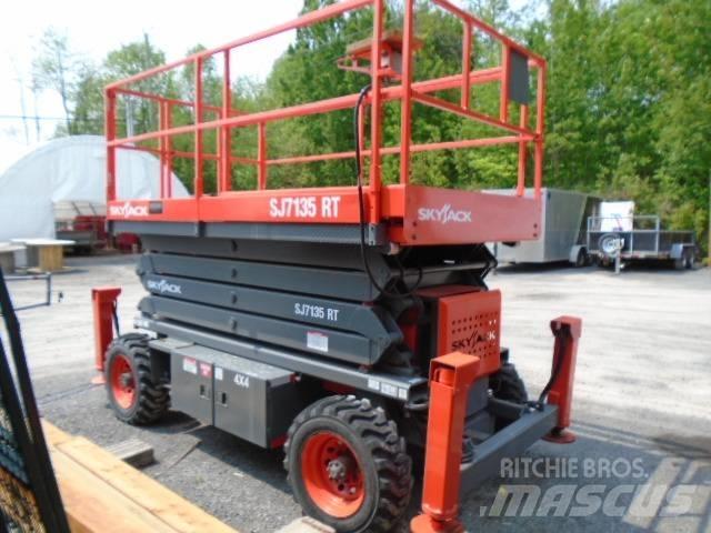 SkyJack SJ 7135 RT Scheren-Arbeitsbühnen