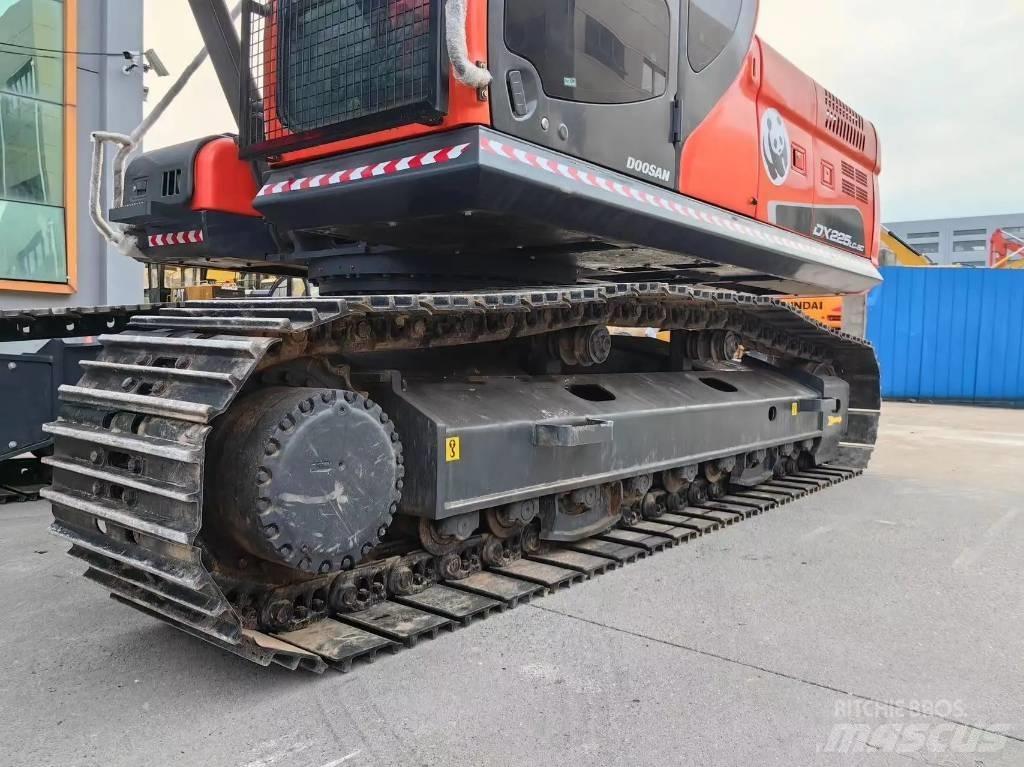 Doosan DX225LC-9C Raupenbagger
