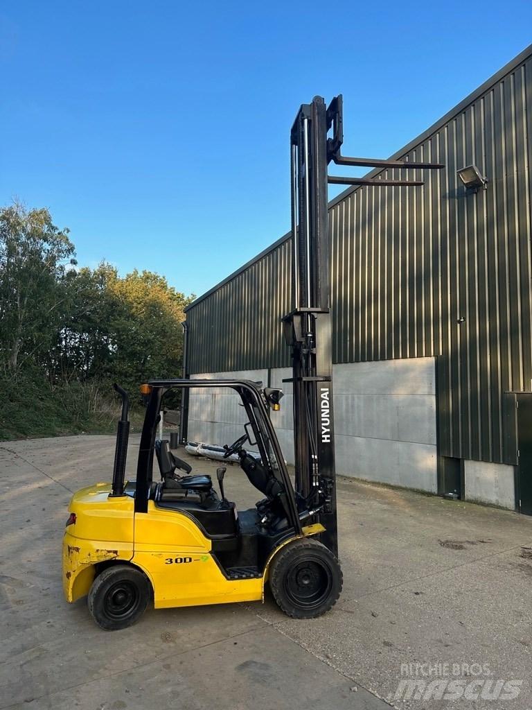 Hyundai 30 D-9 Diesel heftrucks