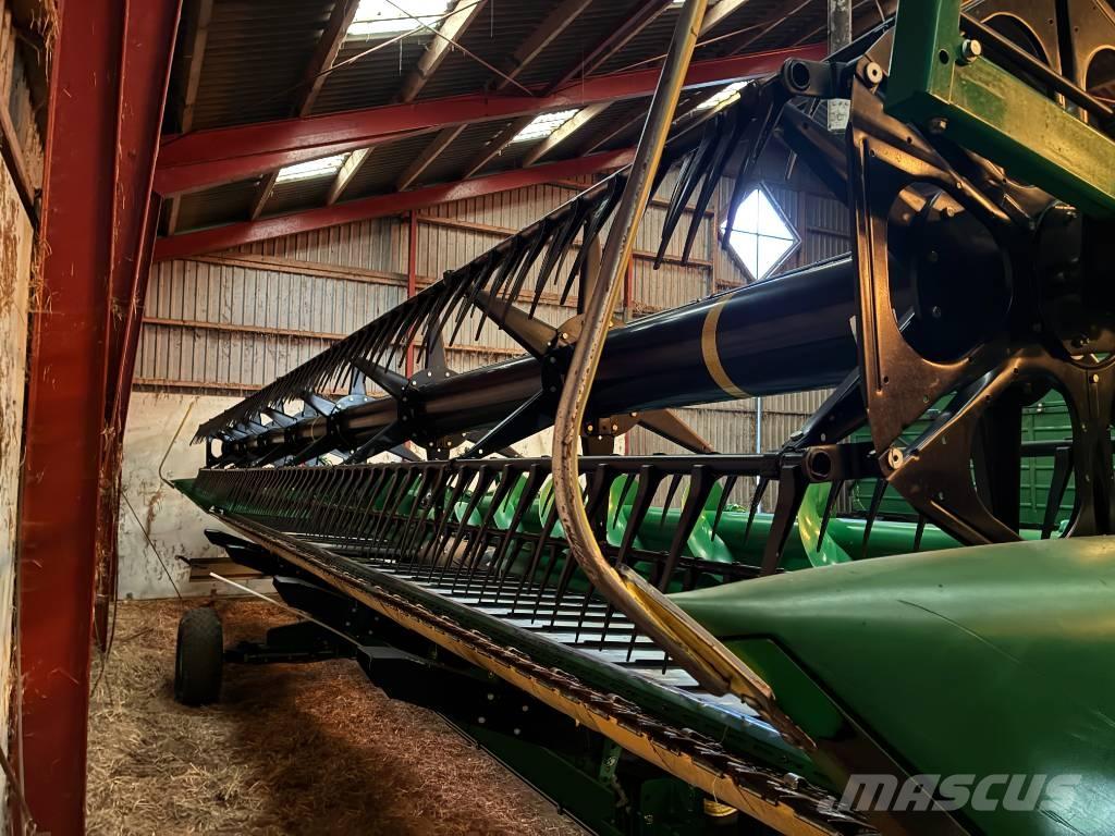 John Deere S 790i Mähdrescher