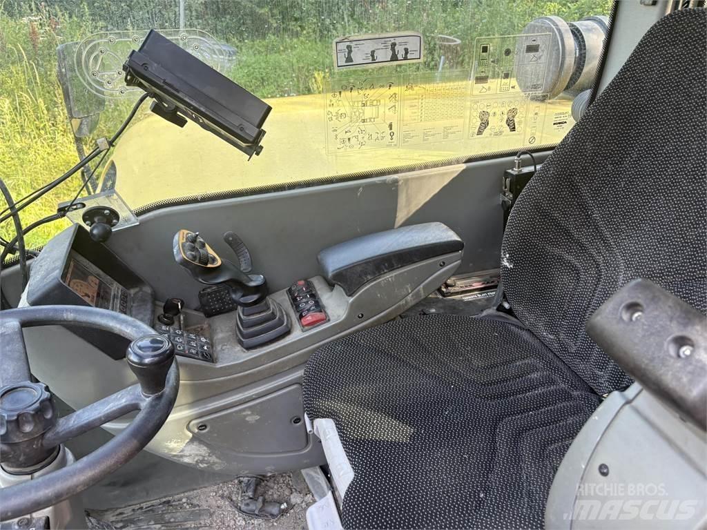 Yanmar B110W Mobilbagger