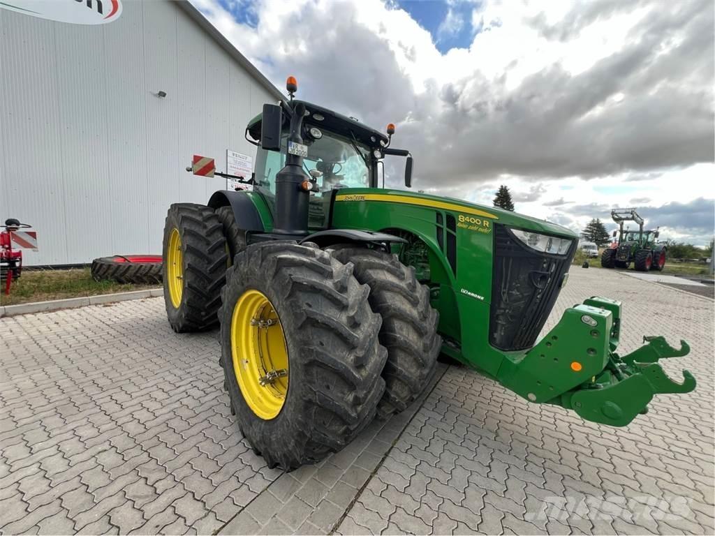 John Deere 8400 R Traktoren