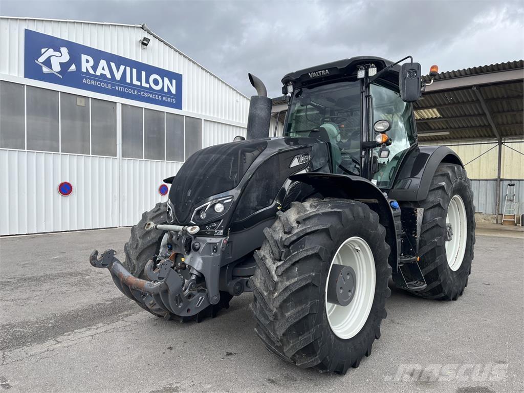 Valtra S374 Traktoren