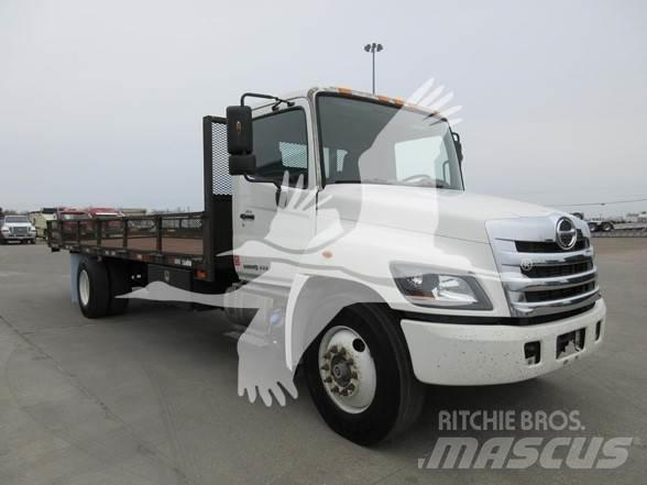 Hino 268 Pritschenwagen/Pritschenwagen mit Seitenklappe